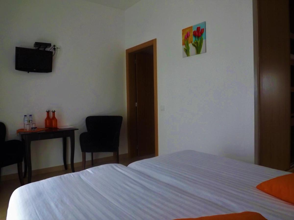 Casa Ceedina Bed And Breakfast & Beauty Batalha Eksteriør bilde